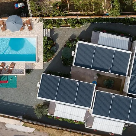 Appartement Gorgeous In With Swimming Pool *