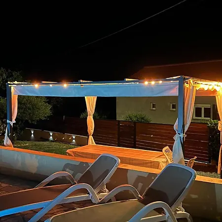 Gorgeous In With Swimming Pool Appartement *